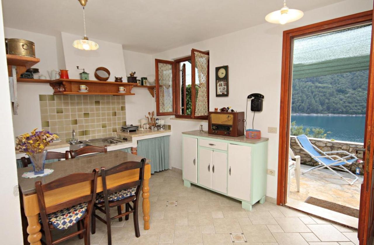 Apartments By The Sea Duga Luka - Prtlog, Labin - 3025 Exterior photo