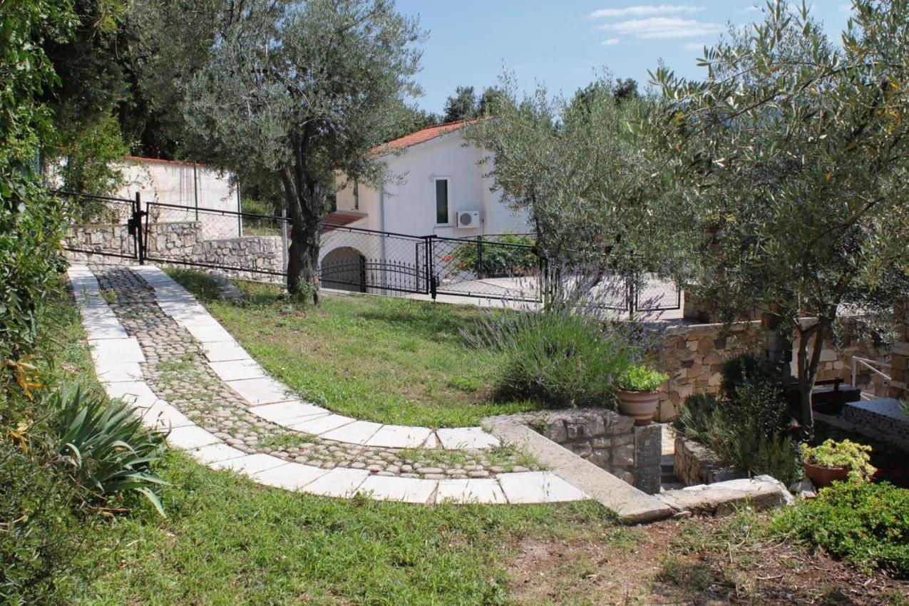 Apartments By The Sea Duga Luka - Prtlog, Labin - 3025 Exterior photo